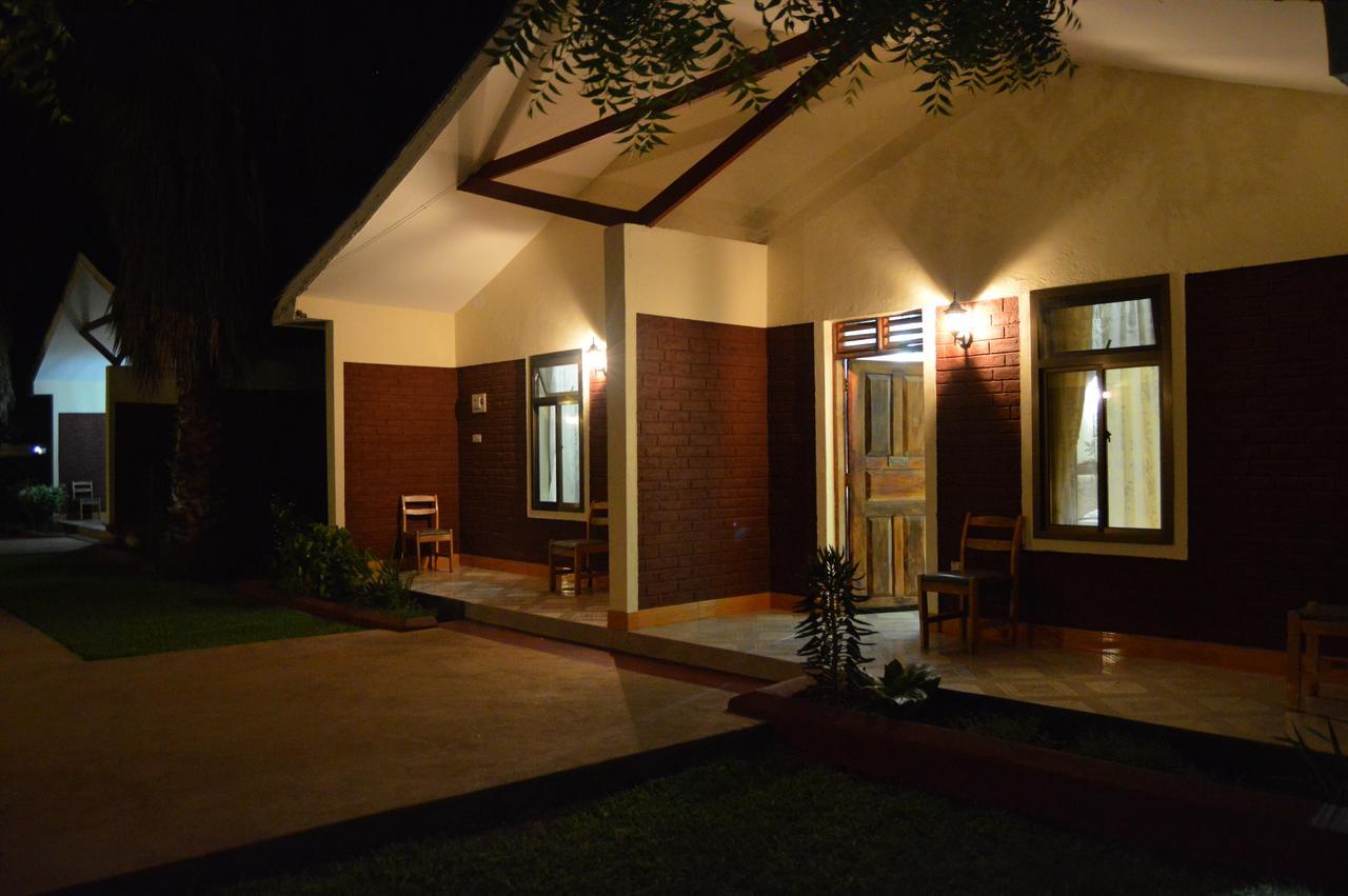 Twiga Lodge And Campsite 음토와음부 외부 사진